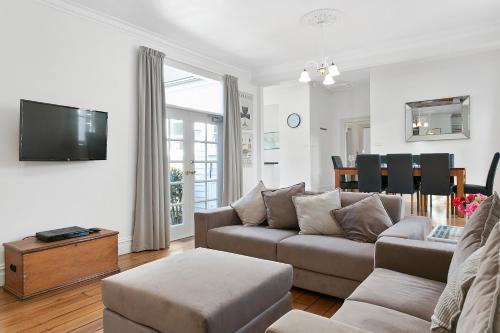 Amberley - circa 1880s Luxury - 5 b'rooms sleeps 9 in Sandy Bay