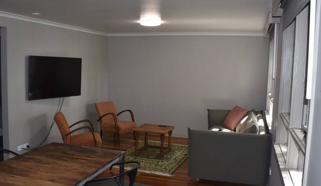Apartment at the Historic Braidwood Hotel