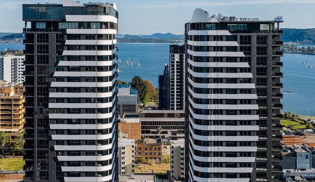 Apartment located in 21st floor in Gosford's newest landmark building.