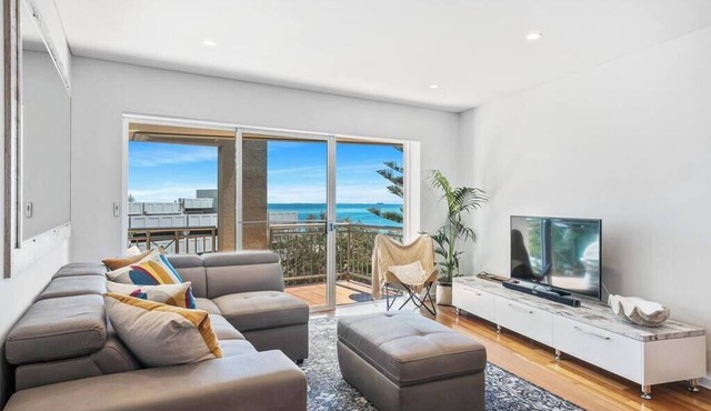 Apartment M401 - coastal style and luxury awaits!