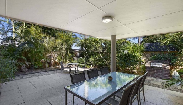 Applecross Townhouse – 300m Level Walk to the Beach
