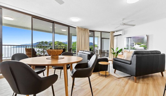 Aquarius Esplanade Retreat in Cairns
