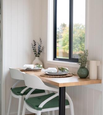 ARBY - Irvine Wines Tiny Home in Craneford