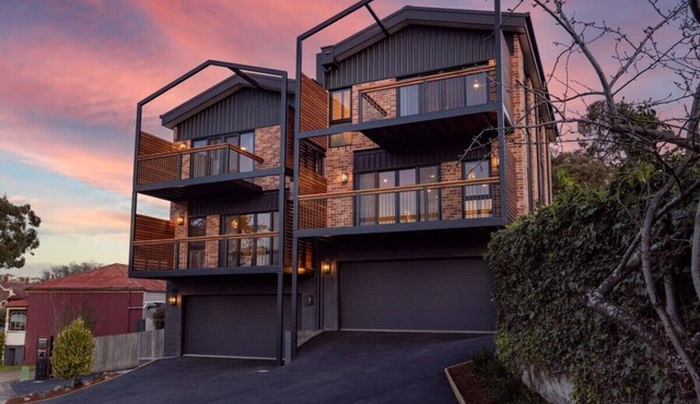 Architectural Home: Near Gorge with Tamar Views in Launceston
