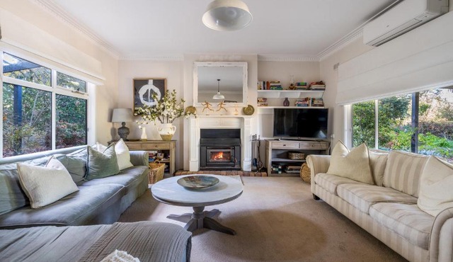 'Ardbrae' Countryside Tranquility with a Charming Cottage
