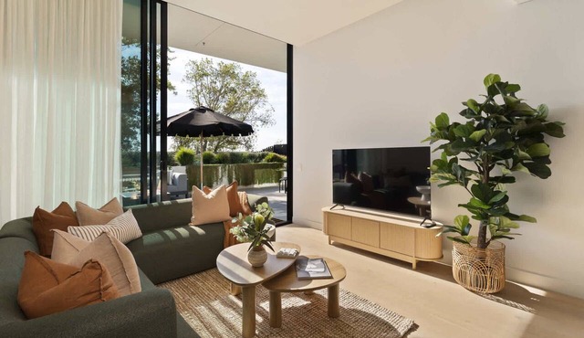 Azure Horizon | Bay Views & Rooftop Spa