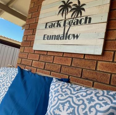 Back beach bungalow - Great Family Getaway in Lancelin