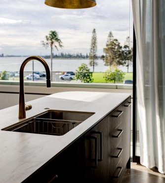 Balmoral on Scott - Harbour Front Perfection in Newcastle