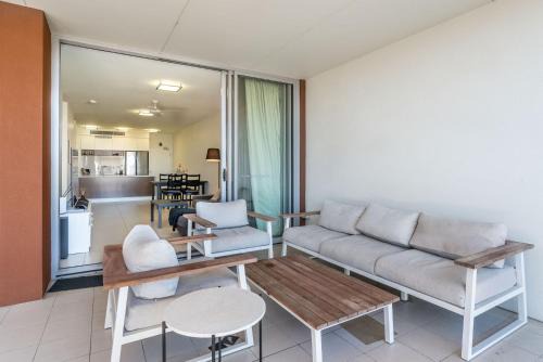 Barramul on the Park with Pool & Gym Access