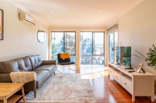 Bay and Beachside Family Retreat