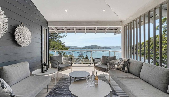 Bay Views. Fire Pit. Sleeps 8 in Killcare