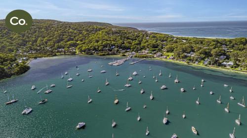 'Bayside Beauty' by HolidayCo