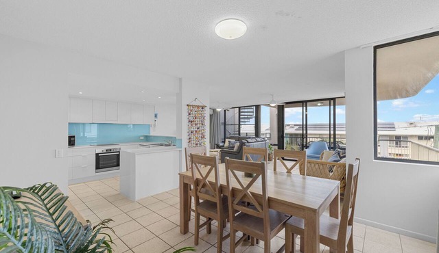 Beach Days - Rooftop Jacuzzi with Ocean views - Sleep 8 people.