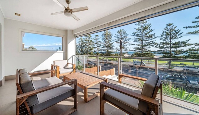 Beach Haven at Semaphore - Sweeping Ocean Views