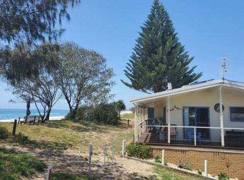 Beach House on the Dunes - Surf, Sand & Serenity in Wooli