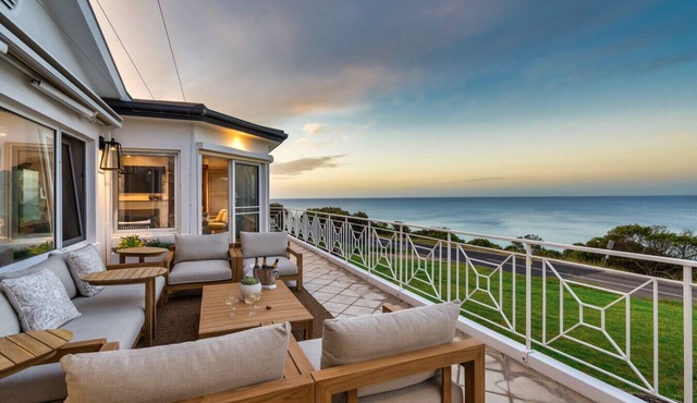 Beach House with incredible Bay Views in Mount Martha