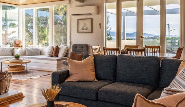Beach Path House - Bicheno Accommodation