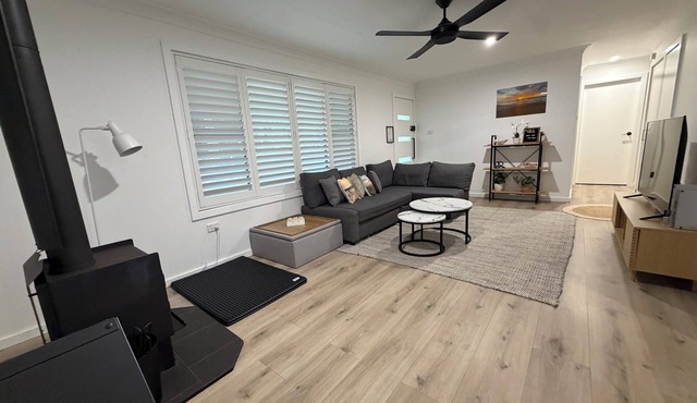 Beaches, Bays & BBQ Days - Your home base in Burradise