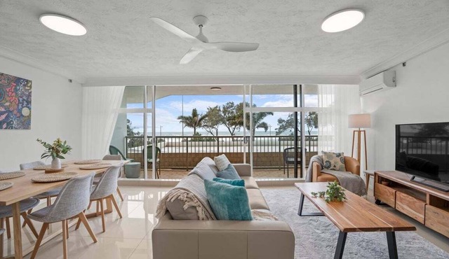 Beachfront Family Holiday | Prime Location