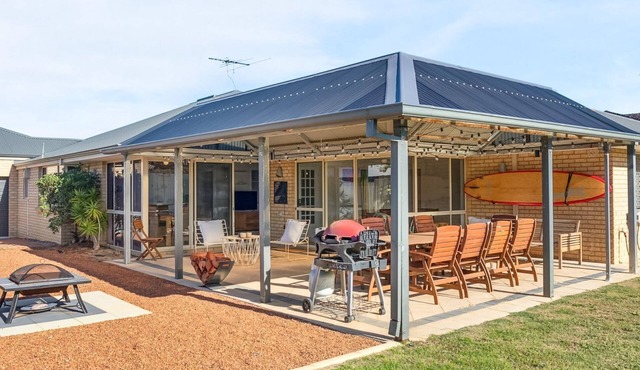 Beachside Family Favourite - Casa Del Caravel