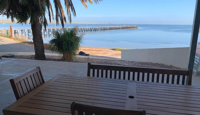 Beachside & Jetty View 6 - Captain's Apartment in Streaky Bay