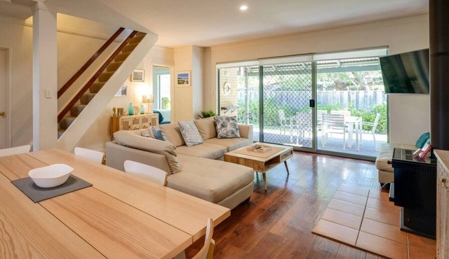 Beachside Villa Retreat - Resort Style Quindalup