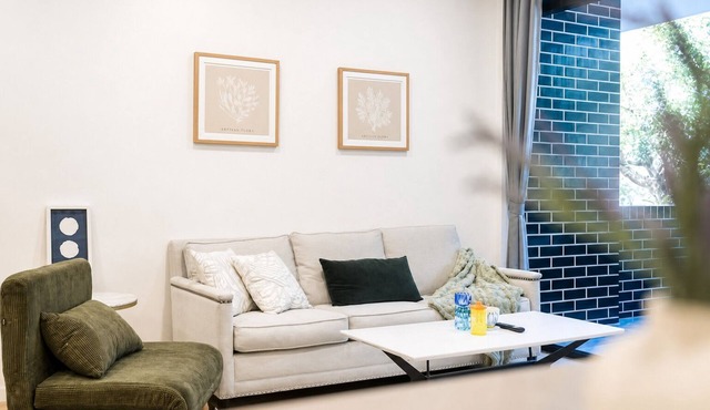Beautiful 2-bedroom apartment with study in delightful Darlinghurst waterside in Darlinghurst
