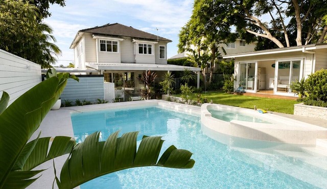 Beautiful Hamptons style home, just a short walk from the Beach, shops & cafés. in Freshwater