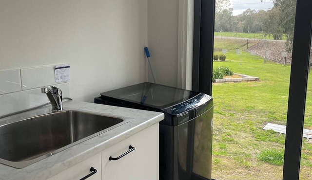 Beautiful space with delightful surroundings.scenic country views. in Myrtleford