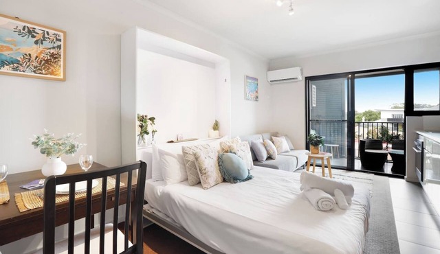 Beautiful Studio with City Views in Randwick