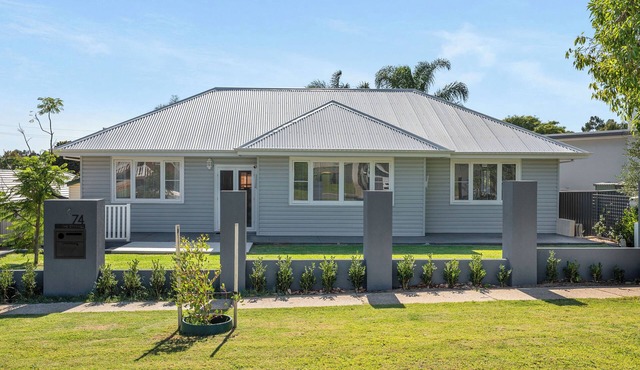 Bedford Pool Oasis | Comfort near CBD & Airport