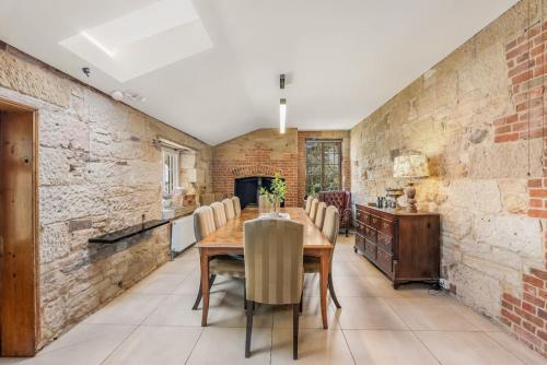 Bellevue House, Historic Luxury