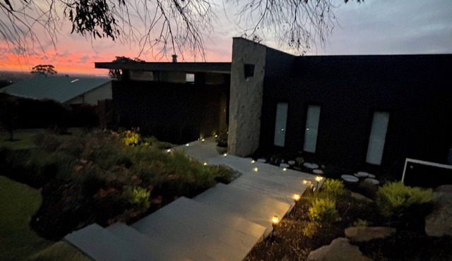 BELLEVUE VILLA.Luxury with Bay views. Mornington Peninsula's best kept secret! in McCrae