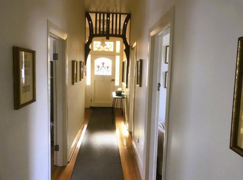 Belton Apartments-Hedge Cottage