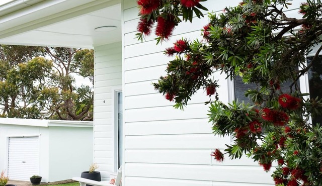 Bendy Beach House, beach side property at Washerwomans beach and Sting Ray Bay in Bendalong