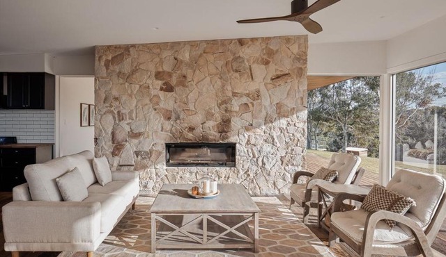 Betty - Black Mountain House