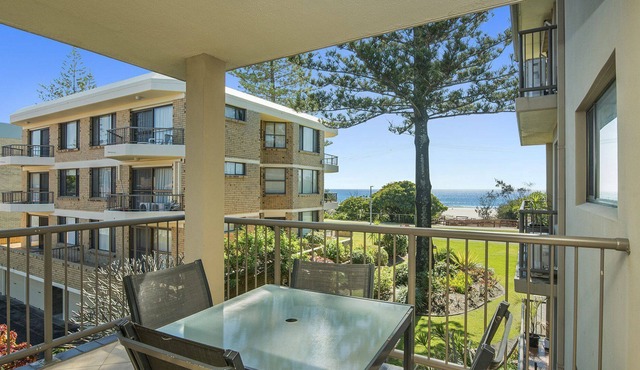 BILINGA GARDENS, UNIT 7 - Simple unit right on Bilinga Beachfront