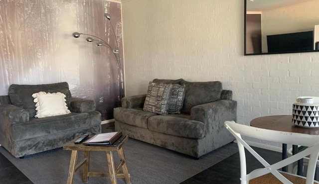 Blazing Stump Motel & Suites in Wodonga