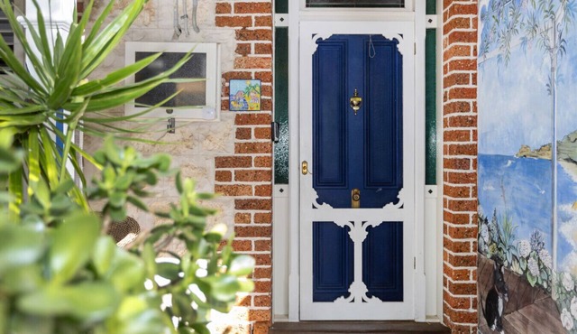 Blue Door on Douglas - Fremantle Heritage Cottage