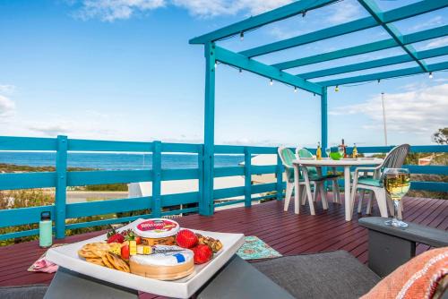 Blue View - Ocean Views For Miles in Guilderton