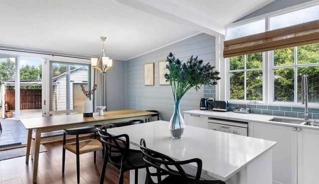 Blue Wren Cottage on Edith - A Fireside Retreat in Wine Country in Cessnock