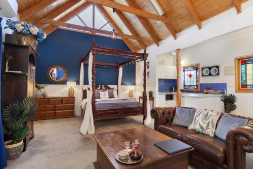 Bluebell Cottage Gembrook - Heated Spa & Wood Fireplace