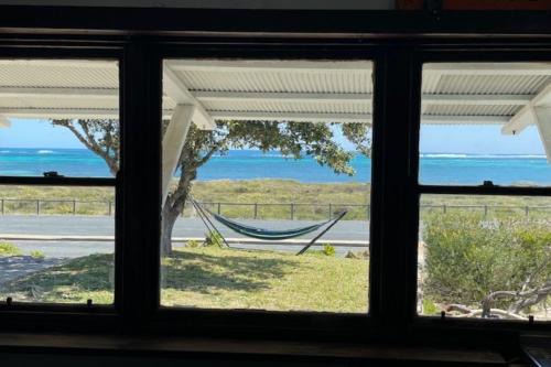 Boathouse - Highest Hilltop On Oceanfront in Lancelin