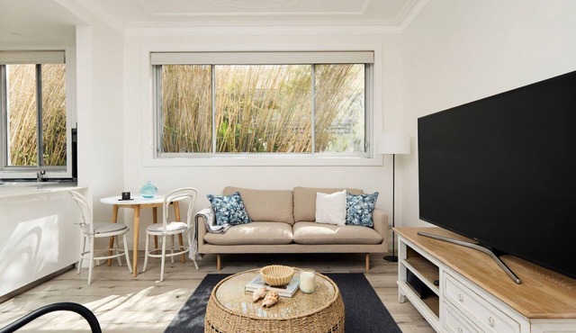 Bondi Glimmers is an apartment moment from the beach in North Bondi