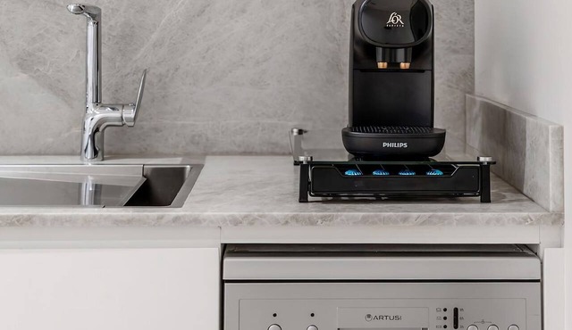 Boutique Sydney Hideaway Near Cafes & Parks
