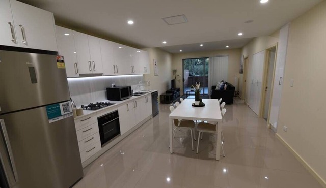 Bowden Modern & Comfortable Apartment & Parking in Bowden