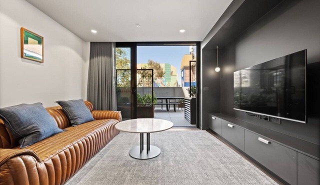 Breathtaking Studio w/Parking In Heart Of Braddon in Braddon
