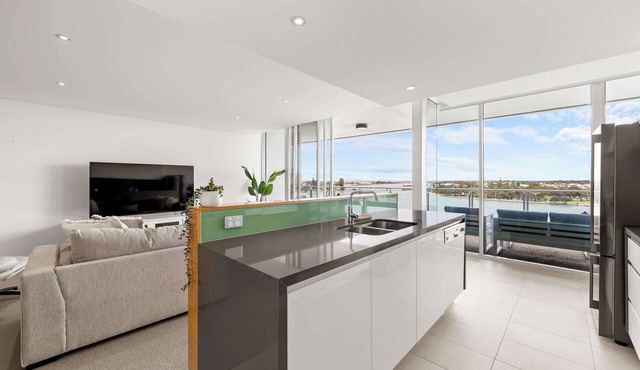 Breathtaking Waterfront Apartment in Mandurah