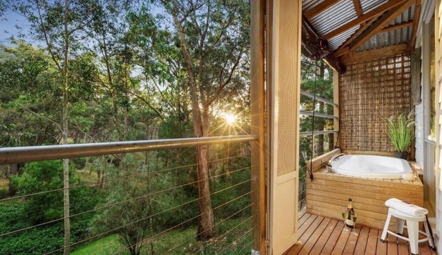 Briars Cottage is a 2 Bedroom Cottage, perfect for weekends & mid-week escapes in Daylesford