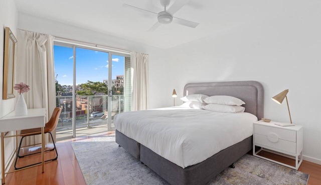 Bright 2-Bed Apartment with Balcony & Garage in Five Dock